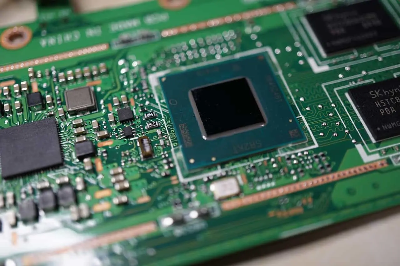 Custom printed circuit board fabrication with precision circuit traces