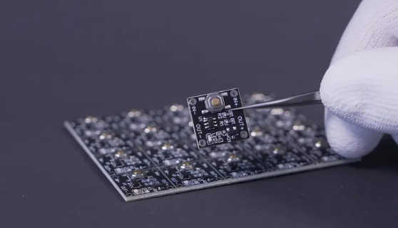 Multilayer rigid-flex PCB for Bluetooth earphones
